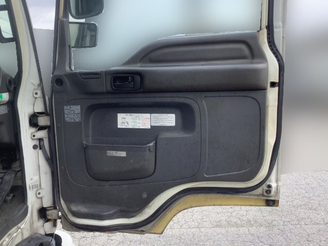 いすゞフォワードアルミウイング中型（4t）[写真17]