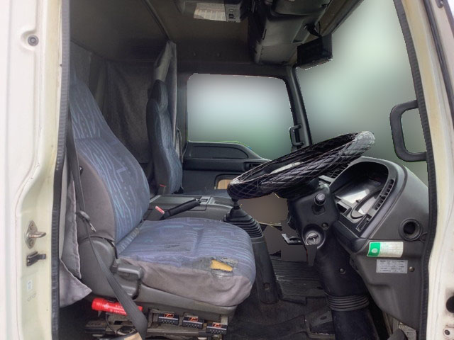 いすゞフォワードアルミウイング中型（4t）[写真18]