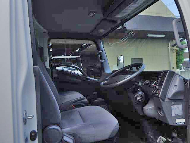 いすゞエルフアルミブロック小型（2t・3t）[写真14]