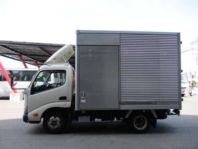 トヨタトヨエースアルミバン小型（2t・3t）[写真03]