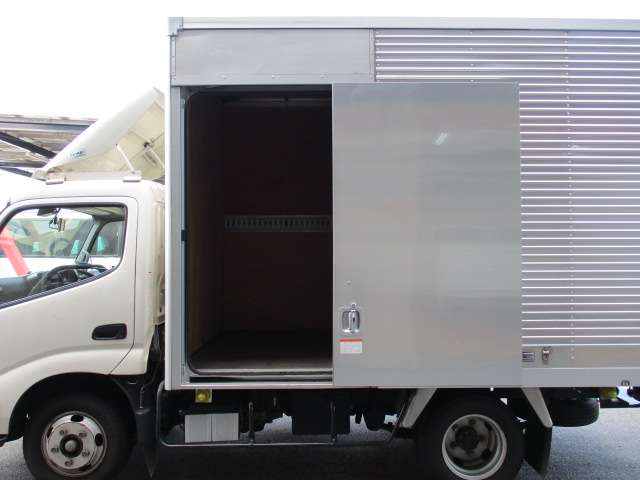 トヨタトヨエースアルミバン小型（2t・3t）[写真05]