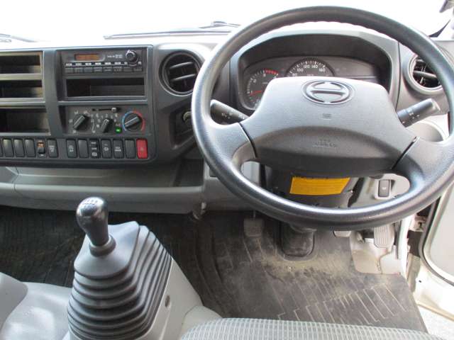 日野デュトロアルミバン小型（2t・3t）[写真07]