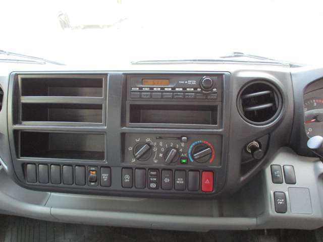 日野デュトロアルミバン小型（2t・3t）[写真09]