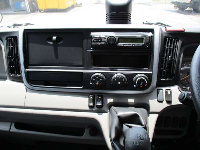 三菱ふそうキャンターダブルキャブ（Wキャブ）小型（2t・3t）[写真10]