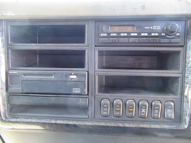 三菱ふそうファイターアルミブロック増トン（6t・8t）[写真32]