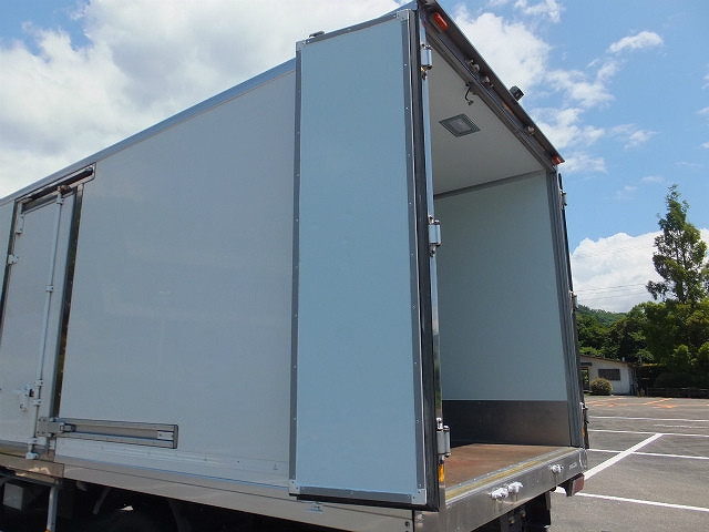 日野デュトロパネルバン小型（2t・3t）[写真24]