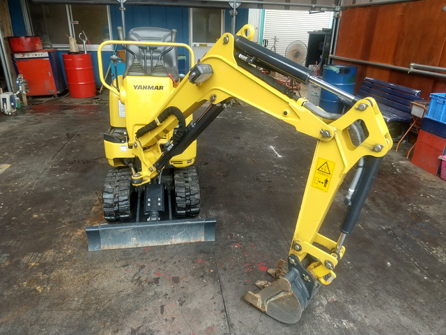 ヤンマーミニユンボ（ミニバックホー）[写真10]