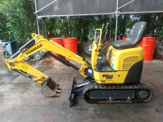 ヤンマーミニユンボ（ミニバックホー）[写真05]