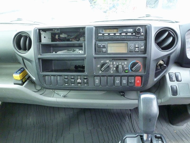 日野デュトロ冷凍車（冷蔵車）小型（2t・3t）[写真10]