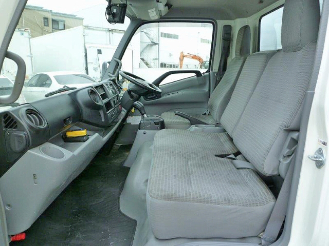 日野デュトロ冷凍車（冷蔵車）小型（2t・3t）[写真14]