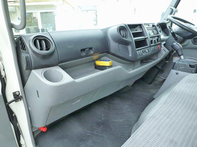 日野デュトロ冷凍車（冷蔵車）小型（2t・3t）[写真15]