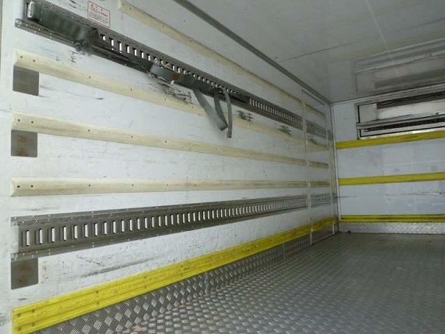 日野デュトロ冷凍車（冷蔵車）小型（2t・3t）[写真19]