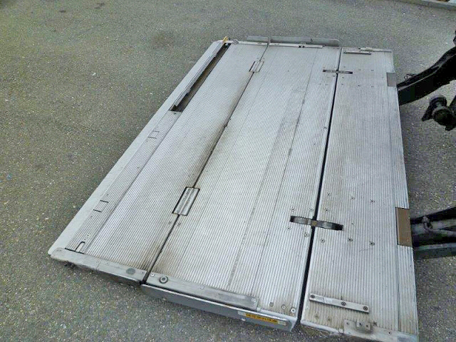 日野デュトロ冷凍車（冷蔵車）小型（2t・3t）[写真22]