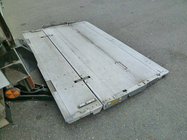 日野デュトロ冷凍車（冷蔵車）小型（2t・3t）[写真23]