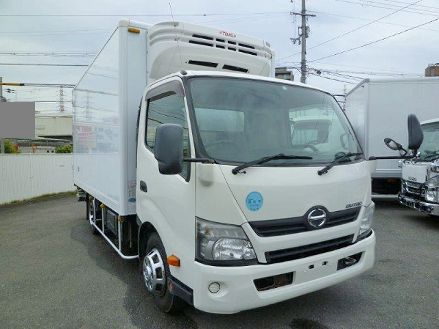 日野デュトロ冷凍車（冷蔵車）小型（2t・3t）[写真03]