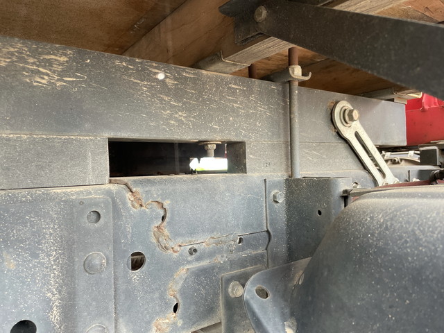 いすゞエルフユニック3段小型（2t・3t）[写真23]