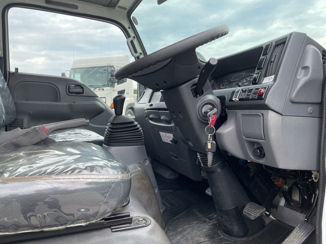 いすゞエルフユニック3段小型（2t・3t）[写真36]