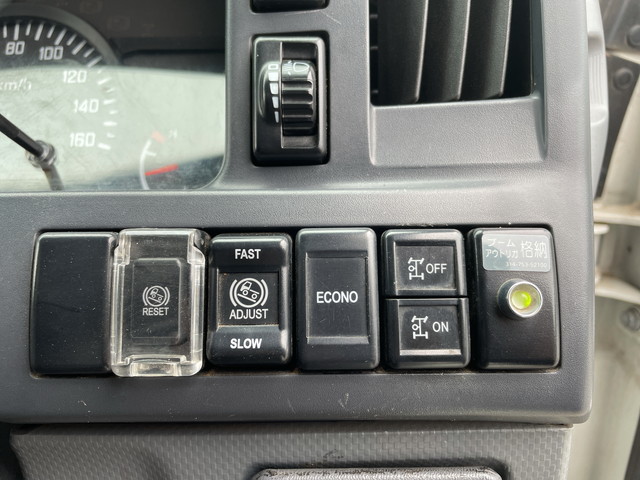 いすゞエルフクレーン3段小型（2t・3t）[写真37]