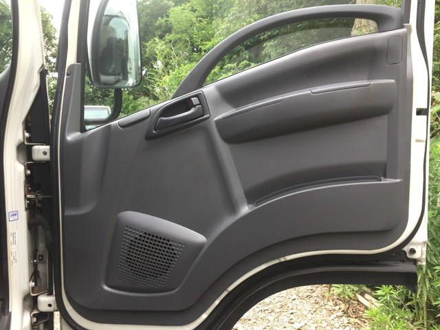 いすゞエルフ冷凍車（冷蔵車）小型（2t・3t）[写真28]