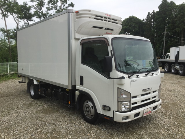 いすゞエルフ冷凍車（冷蔵車）小型（2t・3t）[写真03]