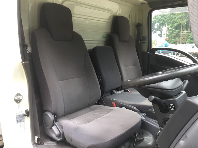 いすゞエルフ冷凍車（冷蔵車）小型（2t・3t）[写真30]