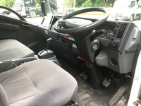 いすゞエルフ冷凍車（冷蔵車）小型（2t・3t）[写真32]