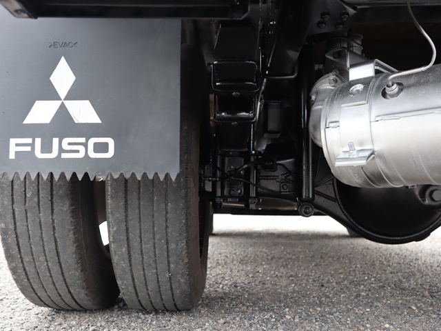 三菱ふそうキャンター平ボディ小型（2t・3t）[写真22]