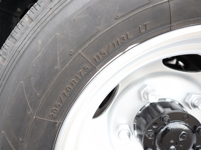 三菱ふそうキャンター平ボディ小型（2t・3t）[写真25]