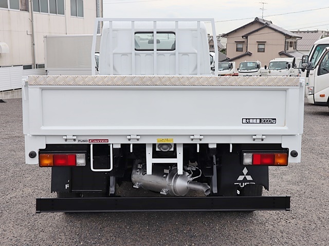 三菱ふそうキャンター平ボディ小型（2t・3t）[写真03]