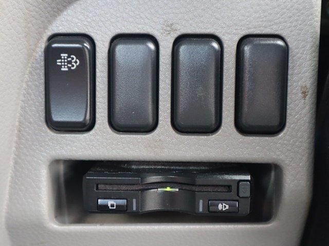 三菱ふそうキャンター平ボディ小型（2t・3t）[写真32]