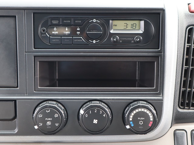 三菱ふそうキャンター平ボディ小型（2t・3t）[写真33]