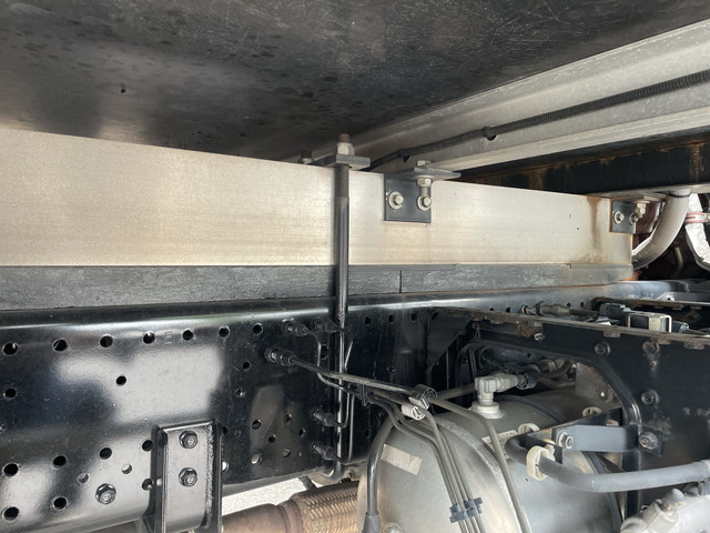 いすゞフォワード冷凍車（冷蔵車）中型（4t）[写真18]