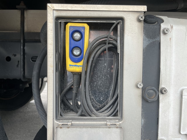 いすゞフォワード冷凍車（冷蔵車）中型（4t）[写真20]