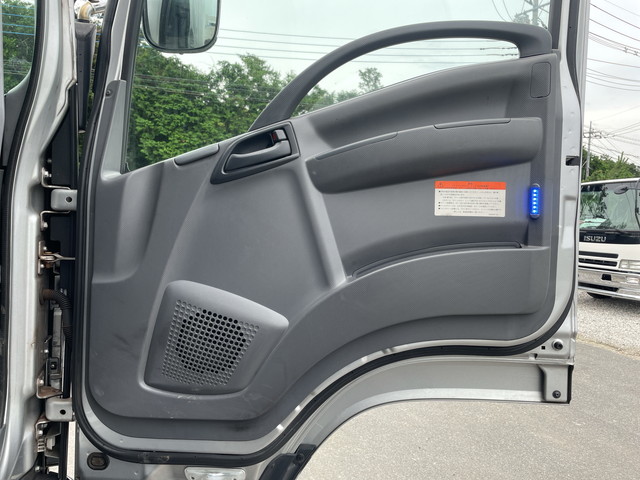 いすゞフォワード冷凍車（冷蔵車）中型（4t）[写真28]