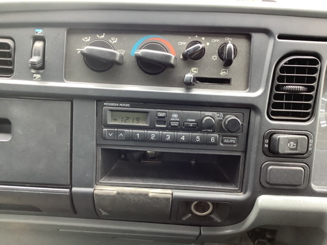 三菱ふそうキャンタークレーン4段小型（2t・3t）[写真31]