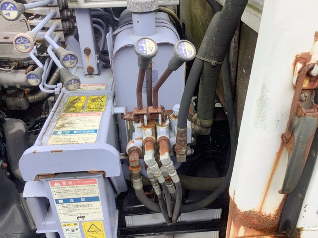 三菱ふそうキャンタークレーン4段小型（2t・3t）[写真07]