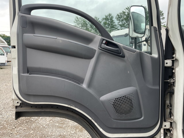 いすゞエルフ冷凍車（冷蔵車）小型（2t・3t）[写真29]