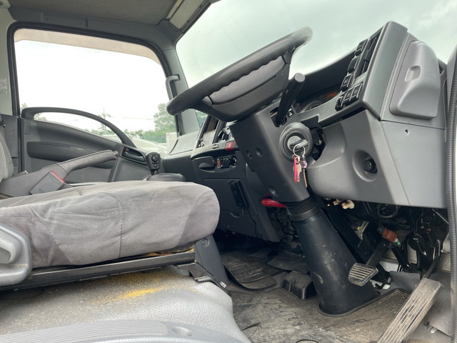 いすゞエルフ冷凍車（冷蔵車）小型（2t・3t）[写真32]