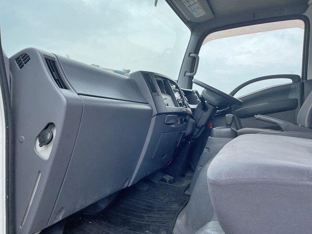 いすゞエルフ冷凍車（冷蔵車）小型（2t・3t）[写真34]