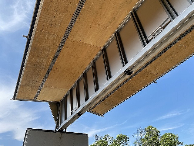 日野レンジャーアルミウイング中型（4t）[写真12]