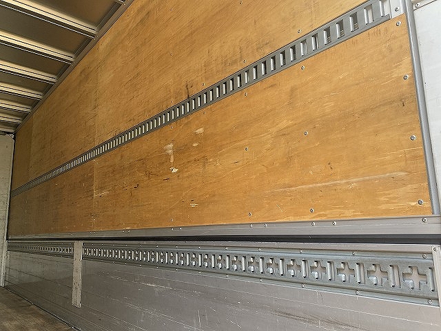 日野レンジャーアルミウイング中型（4t）[写真18]