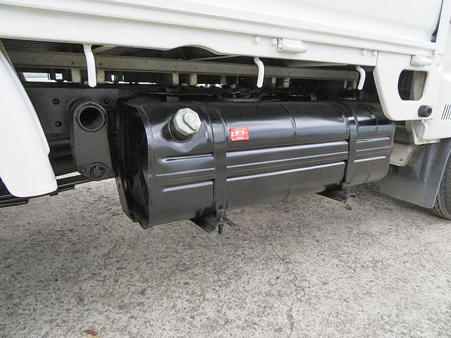 日産バネット平ボディ小型（2t・3t）[写真11]