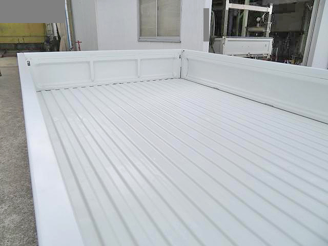 日産バネット平ボディ小型（2t・3t）[写真24]