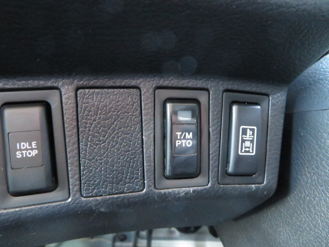 日野レンジャーパッカー車（塵芥車）中型（4t）[写真13]