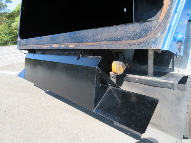 日野レンジャーパッカー車（塵芥車）中型（4t）[写真20]