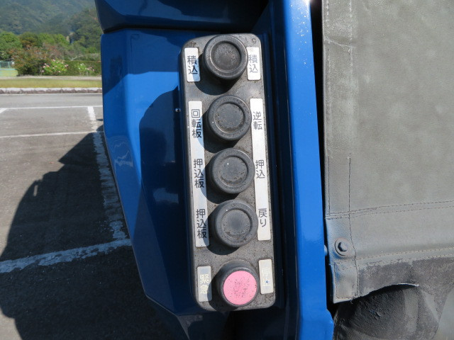 日野レンジャーパッカー車（塵芥車）中型（4t）[写真31]