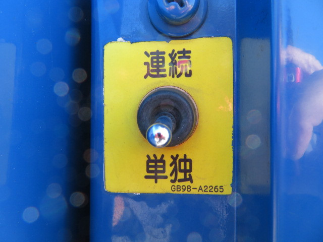 日野レンジャーパッカー車（塵芥車）中型（4t）[写真32]