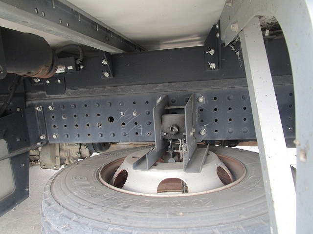 三菱ふそうキャンターアルミウイング小型（2t・3t）[写真11]