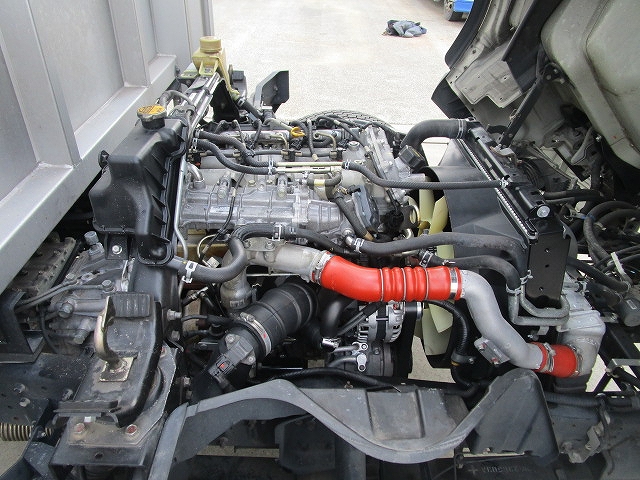 三菱ふそうキャンターアルミウイング小型（2t・3t）[写真14]