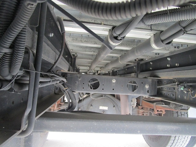 三菱ふそうキャンターアルミウイング小型（2t・3t）[写真15]